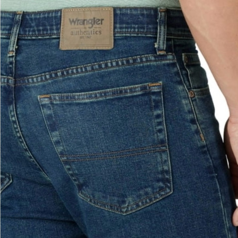 Wrangler Authentics Men's Regular Fit Comfort Flex Waist Jean 36x32